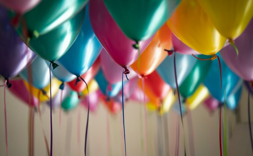 Ballonger & Girlandere: Den Uunnværlige Dekorasjonen for Dine Festligheter